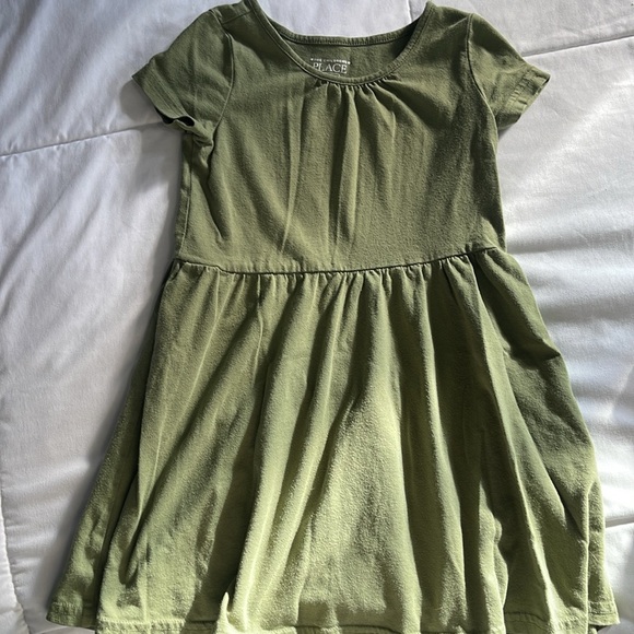 🔥3 for $10 - Three 4T girls dresses - Picture 6 of 8